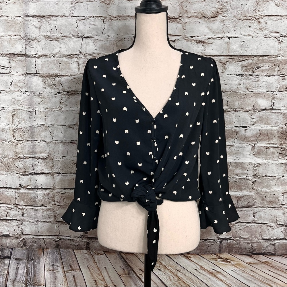 Anthropologie womens Le Lis Black Kitty Cat Head Ruffle Long Sleeve Crop…